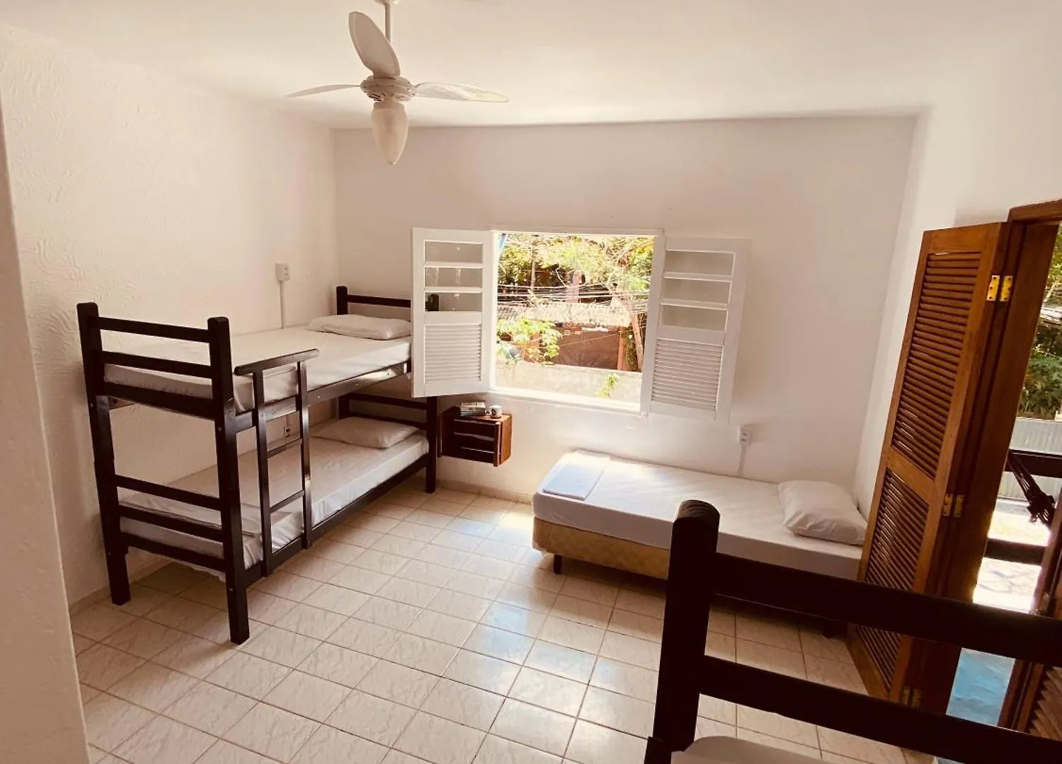 Adios Amigos Hostel 塞古罗港